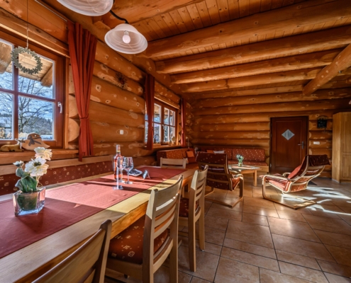 Essbereich 5-Sterne Chalet Abendrot im Chalet-Resort Fränkische Schweiz