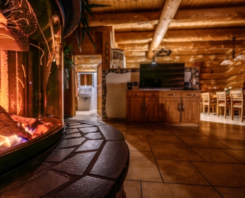Kamin im 5-Sterne Chalet Abendrot im Chalet-Resort Fränkische Schweiz