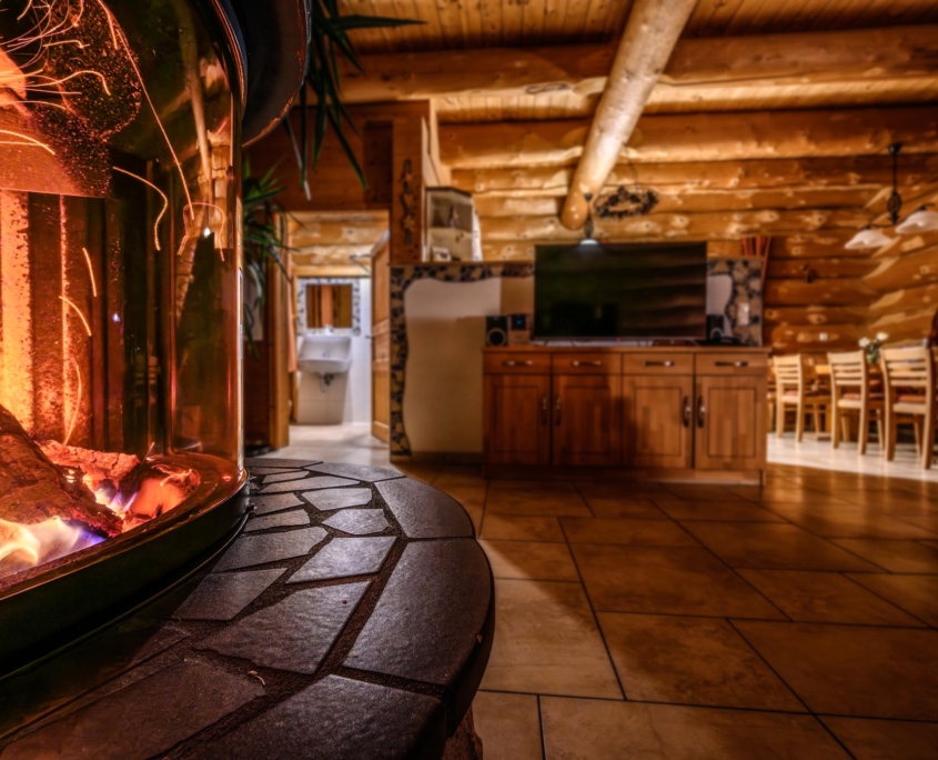 Kamin im 5-Sterne Chalet Abendrot im Chalet-Resort Fränkische Schweiz
