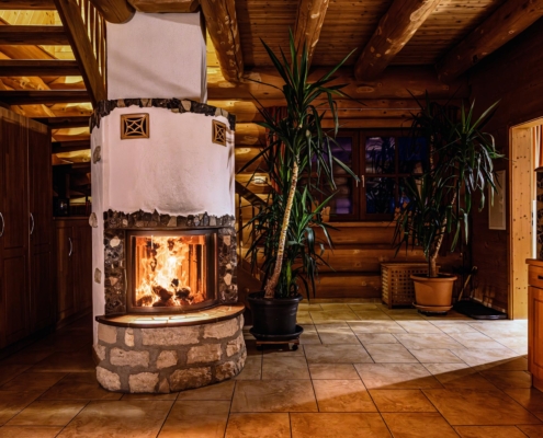 Kamin im 5-Sterne Chalet Abendrot im Chalet-Resort Fränkische Schweiz
