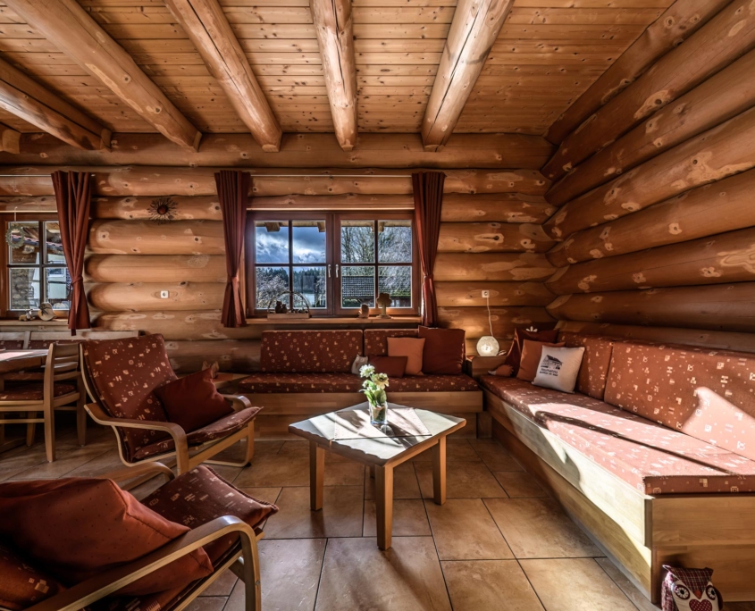 Wohnbereich im 5-Sterne Chalet Abendrot im Chalet-Resort Fränkische Schweiz